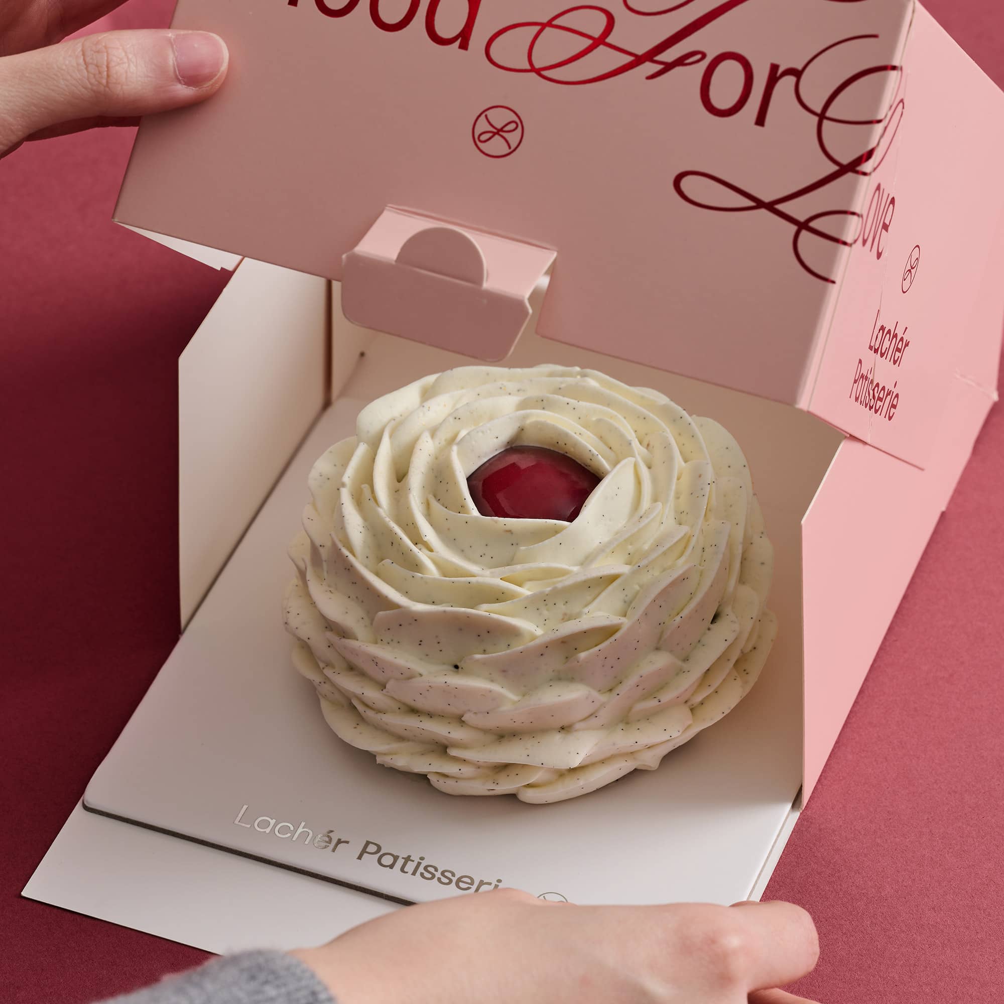 2024 Valentines cake in a Valentines Gift Box