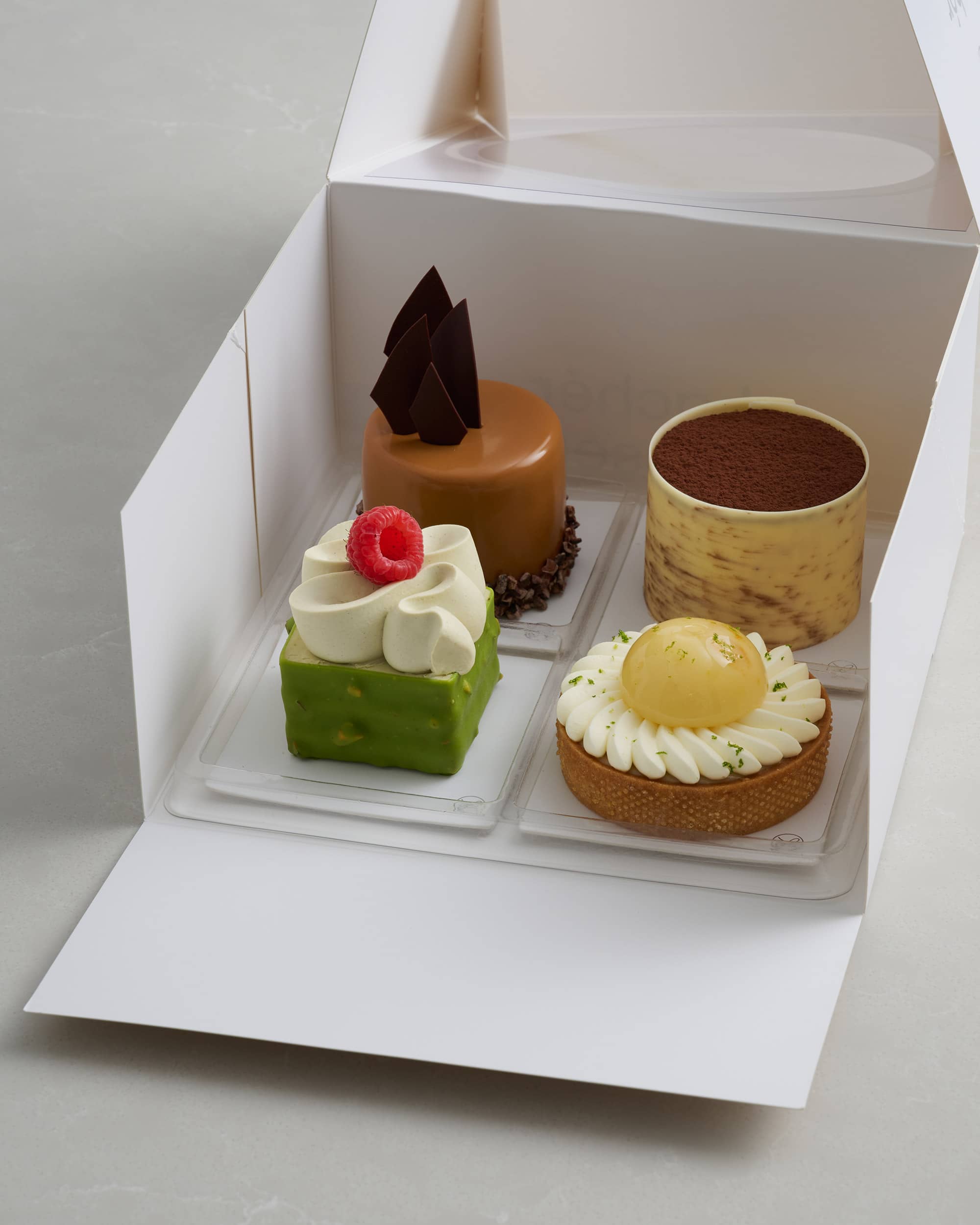 Petit Gateaux – Lacher Patisserie